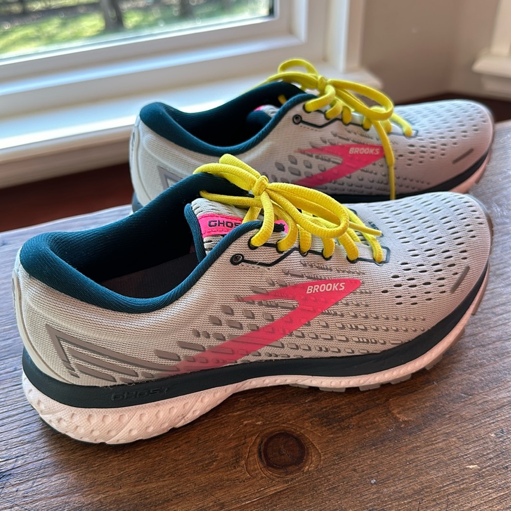 Women’s Brooks Ghost 13 Shoes - Size 7.5